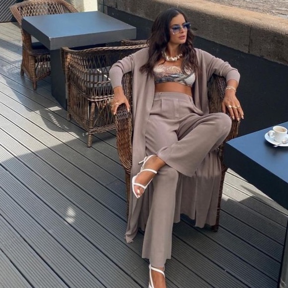 ๐ก๐ช๐ง ๐ญ๐ฎ๐ฟ๐ฎ โข Long Knit Jacket - Picture 1 of 14